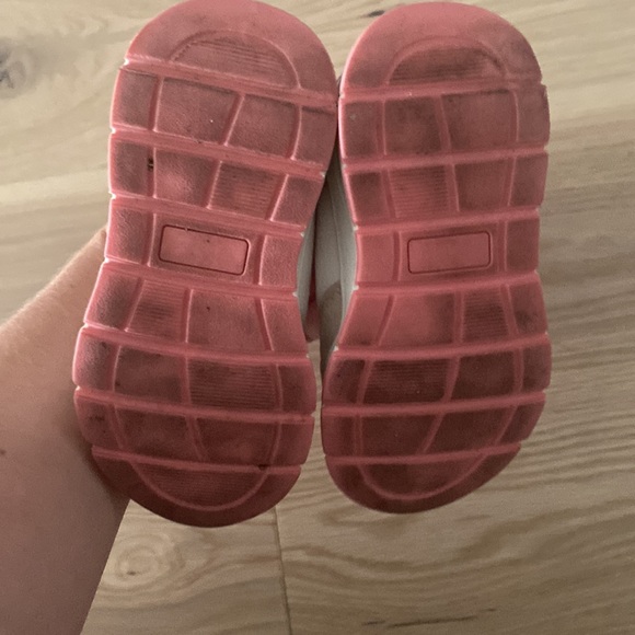Toddler sneaker. Brand Sprox. Gold star and pink details. - Picture 3 of 3